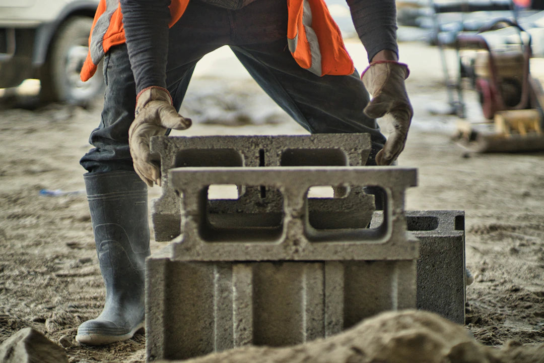 Safety Guidelines for Working with Concrete Formwork Plywood