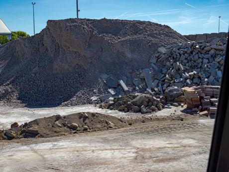 Innovative Ways to Use Recycled Materials in Concrete Formwork